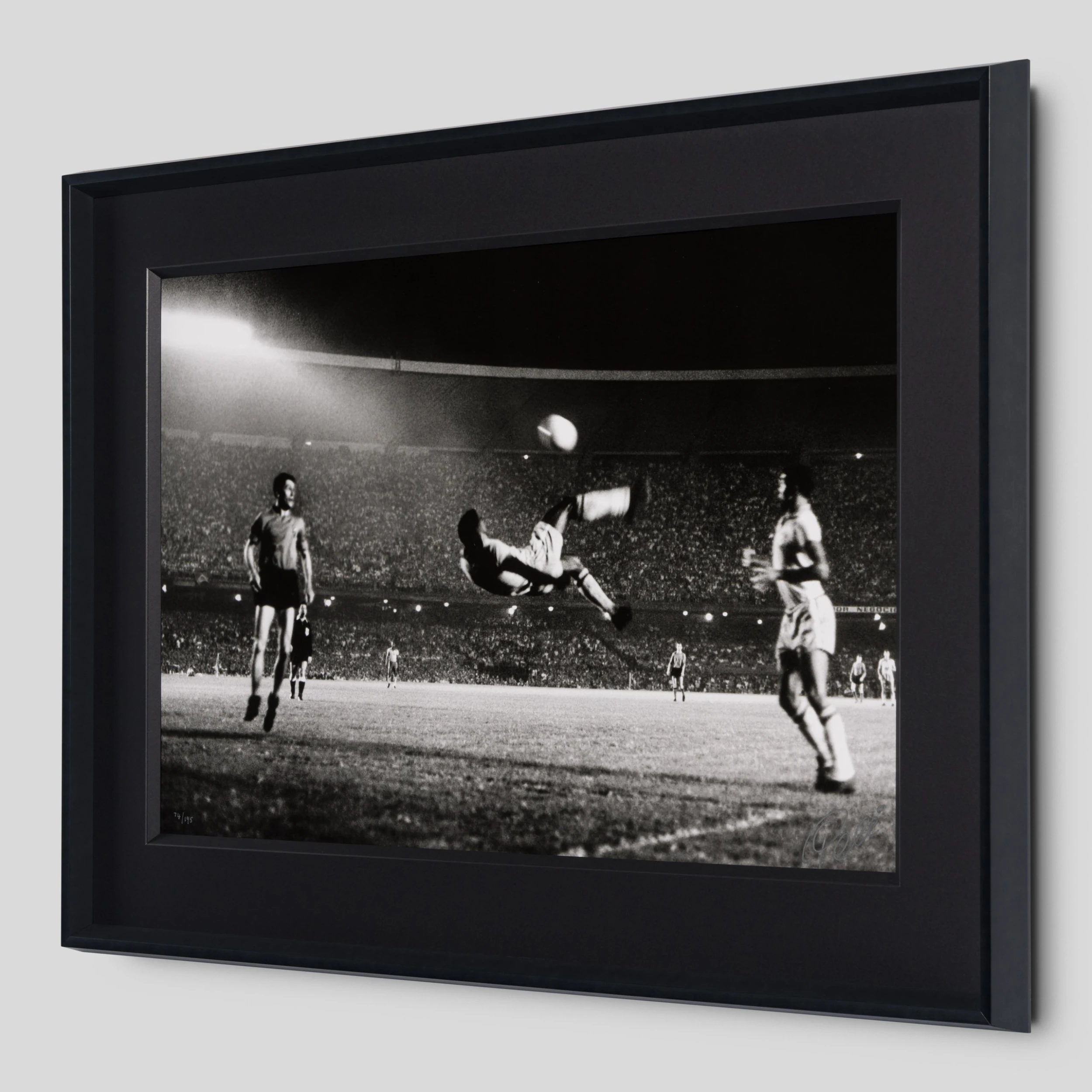 Bicycle Kick (Medium) 2 Bicycle Kick (Medium) - Image 2