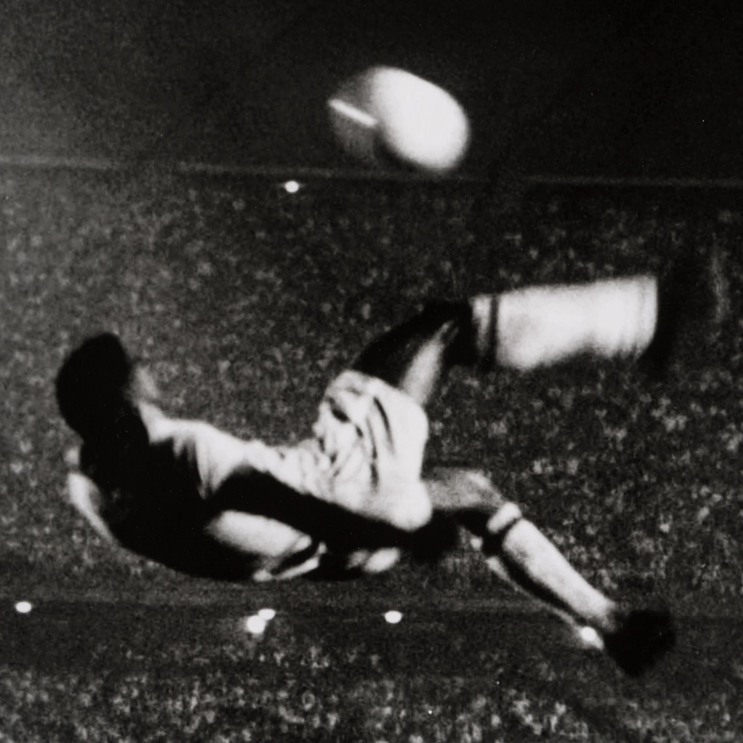 Bicycle Kick (Medium) 3 Bicycle Kick (Medium) - Image 3