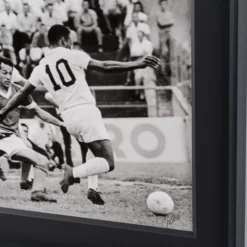 Unstoppable! (Silver Gelatin 40x60) -Art Prints Shop pel sle por 05065 4 unstoppable 30x40 2023 02 09T16 25 33